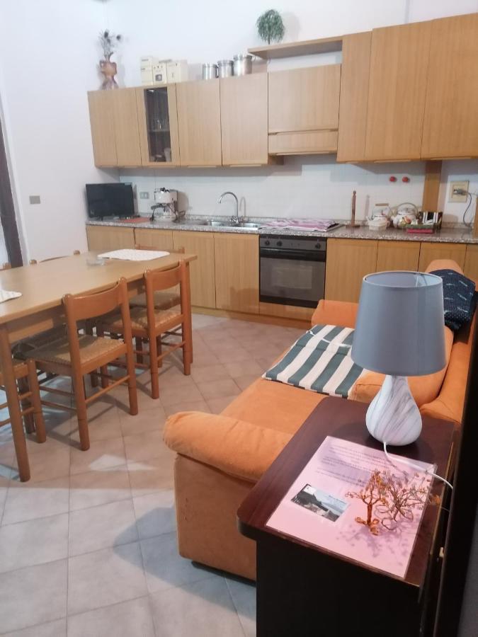 Casa Vacanze 'La Piazza' Villa Zone Exteriör bild
