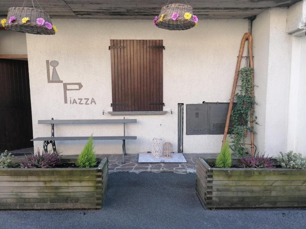Casa Vacanze 'La Piazza' Villa Zone Exteriör bild