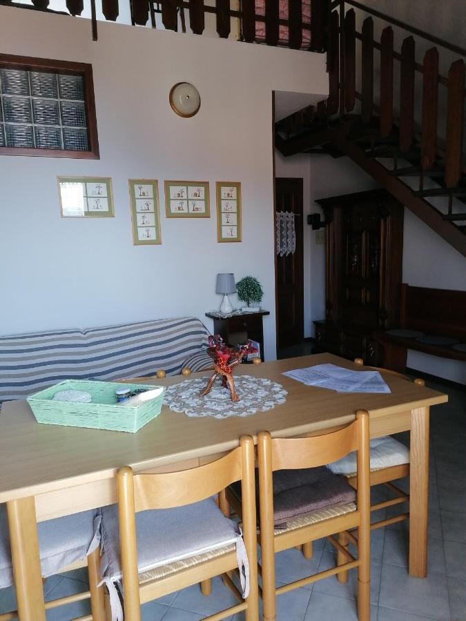 Casa Vacanze 'La Piazza' Villa Zone Exteriör bild